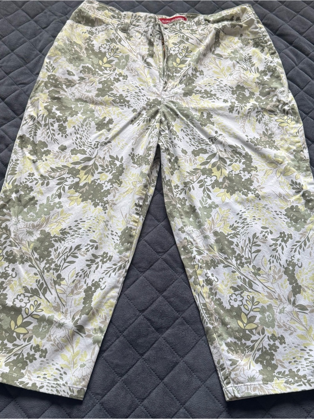Gloria Vanderbilt Green Floral Print Jeans with Gold Zipper